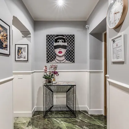 Spanish Step Dream & Cozy Casa 4*